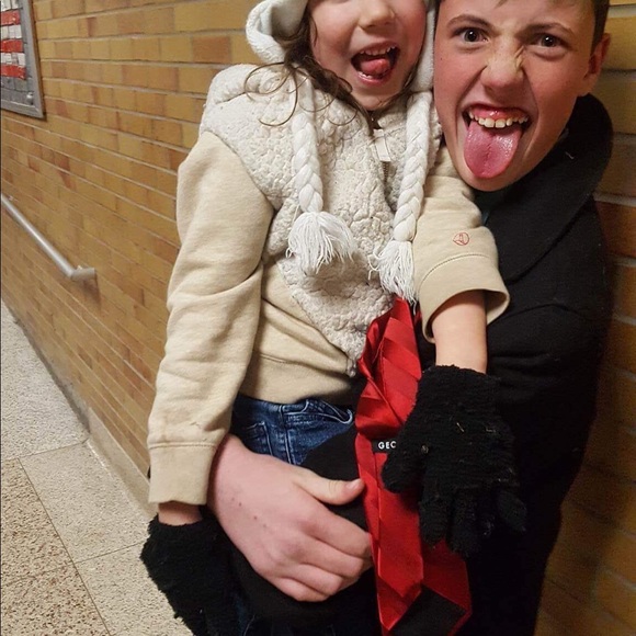 Meet your Posher, Elizabeth - Picture 3 of 3